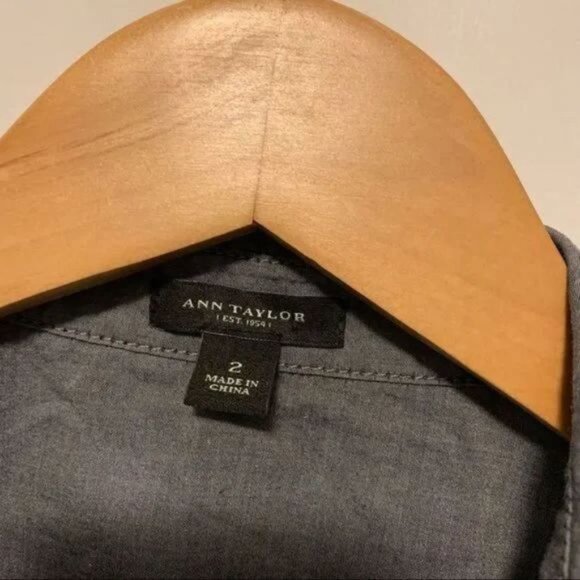 Ann Taylor grey chambray cotton blend button front casual office work top size 2 - Picture 6 of 7